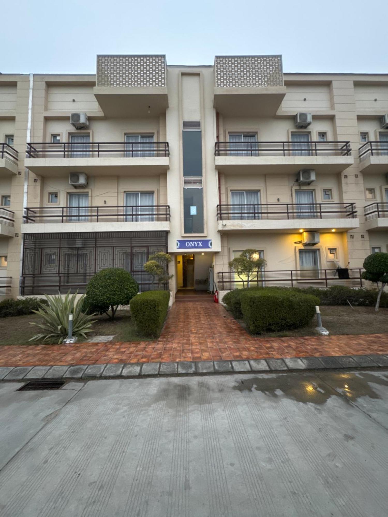 Pearl Suites At Omex Entrenity Vrindāvan Exterior foto