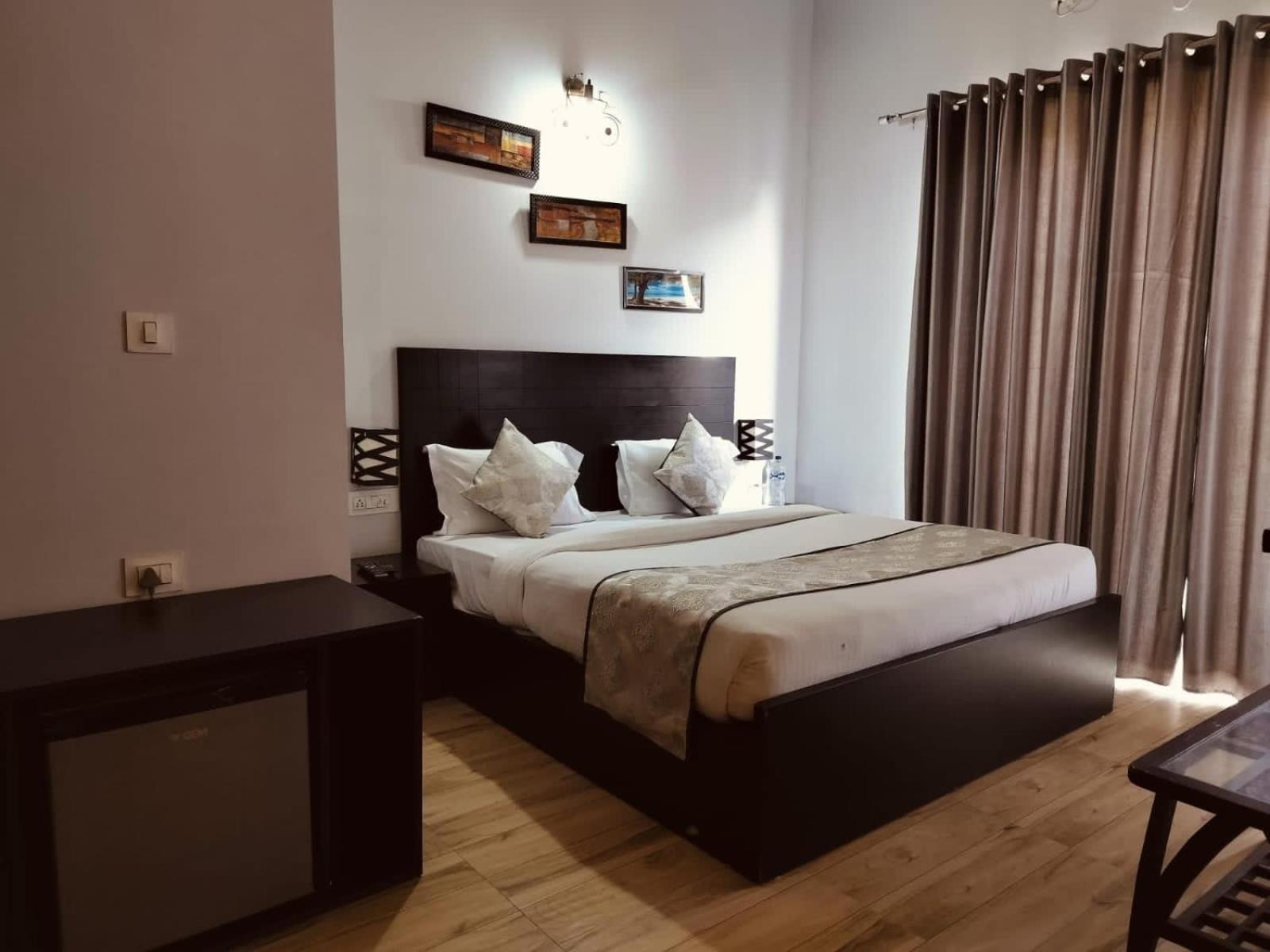 Pearl Suites At Omex Entrenity Vrindāvan Exterior foto